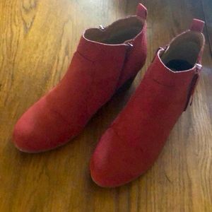 Dolce Vita DV8 ankle boots